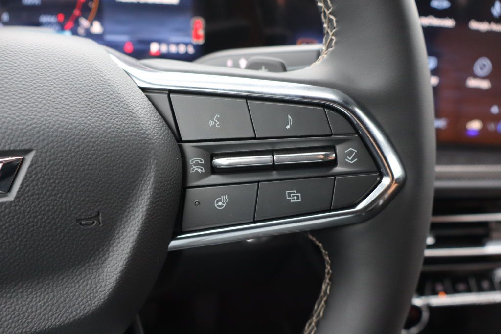 New 2027 Chevrolet Traverse Z71 w/ Enhanced Driving Package AWD/4WD image 9