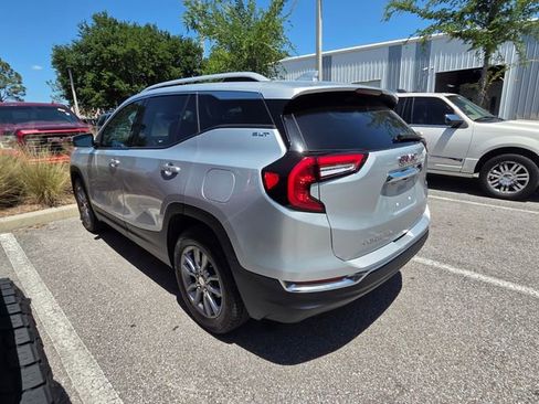 Used 2022 GMC Terrain SLT image 4