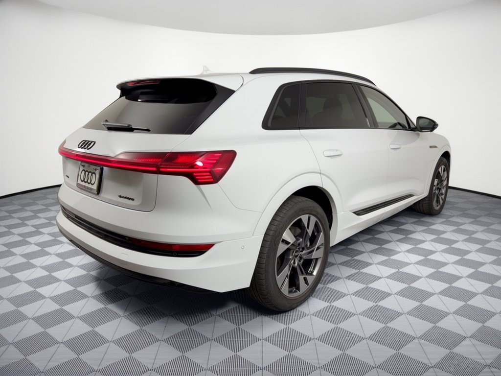 Used 2023 Audi e-tron Premium w/ Convenience Plus Package AWD/4WD image 9