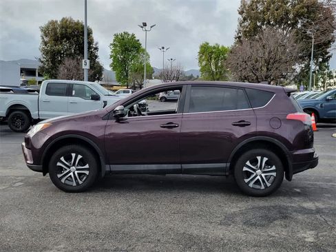 Used 2018 Toyota RAV4 LE image 2