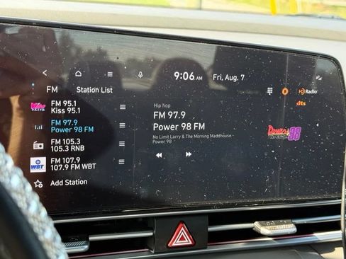 Used 2024 Hyundai Elantra SEL FWD image 22