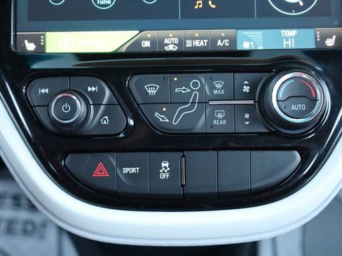 Used 2019 Chevrolet Bolt Premier w/ Infotainment Package image 37