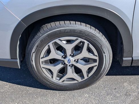 Used 2019 Subaru Forester Premium image 24