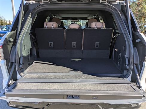 New 2025 Lincoln Navigator Black Label image 12