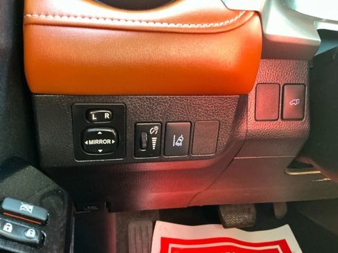 Used 2018 Toyota RAV4 Limited w/ Advanced Technology Package image 35