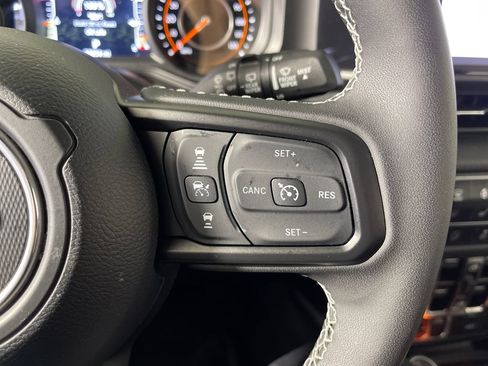 Used 2025 Jeep Wrangler Unlimited Sport AWD/4WD image 29