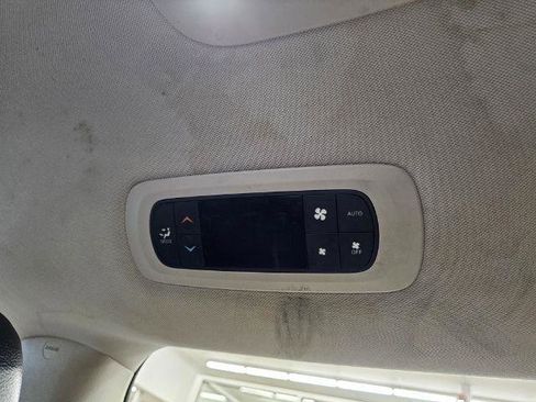 Used 2017 Chrysler Pacifica Touring-L image 33