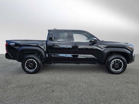Used 2025 Toyota Tacoma TRD Off-Road w/ TRD Off Road Premium Package image 8