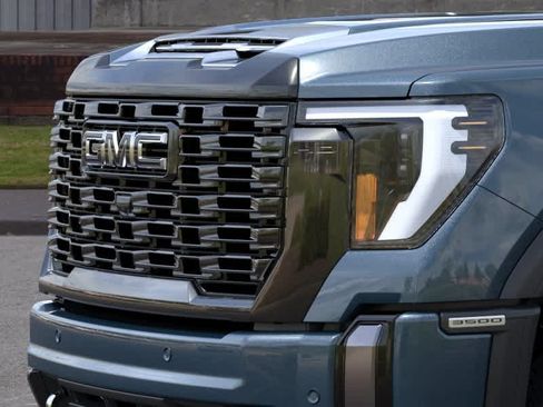 New 2026 GMC Sierra 3500 Denali Ultimate AWD/4WD image 13