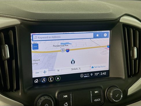 Used 2022 GMC Terrain SLT w/ Infotainment Package II FWD image 13