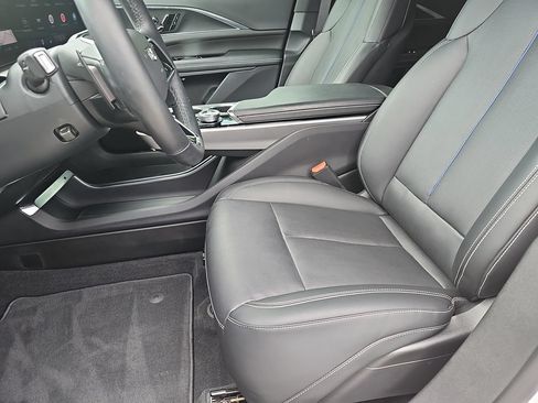 Used 2024 Cadillac Lyriq Luxury w/ LPO, Floor Liner Package RWD image 15