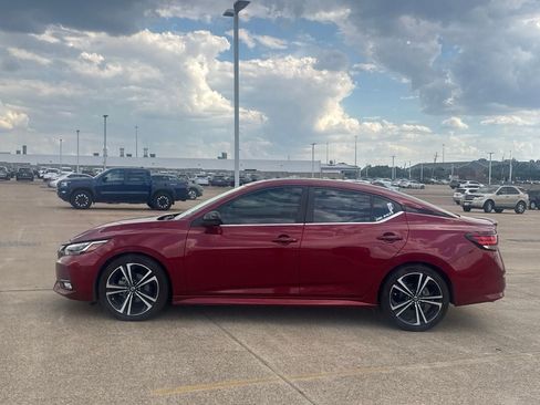 Used 2023 Nissan Sentra SR w/ SR Premium Package FWD image 15