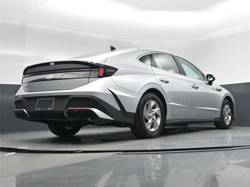 Certified 2025 Hyundai Sonata SE image 22