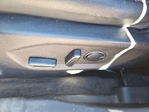 Used 2018 Ford Explorer Sport image 19