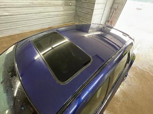 Used 2004 MAZDA MAZDA3 s w/ Moonroof & 6-CD Pkg image 10