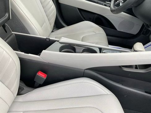 Used 2024 Hyundai Elantra Limited FWD image 19