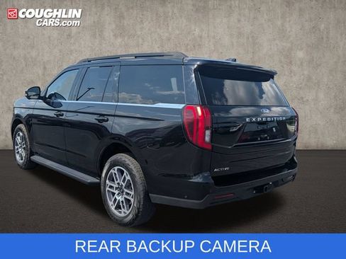 Used 2025 Ford Expedition Active AWD/4WD image 6