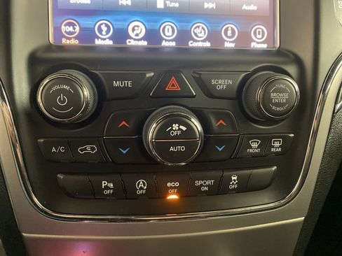 Used 2018 Jeep Grand Cherokee Limited AWD/4WD image 11