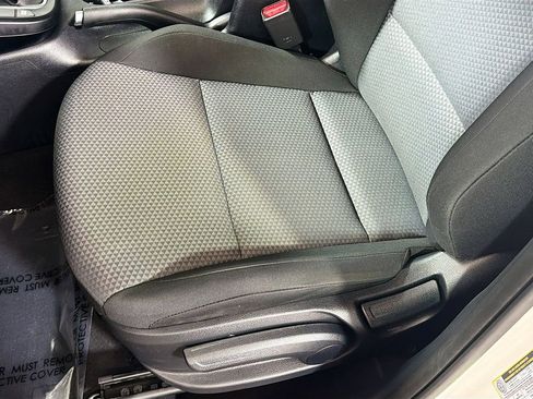 Used 2023 Kia Soul LX w/ LX Technology Package FWD image 19