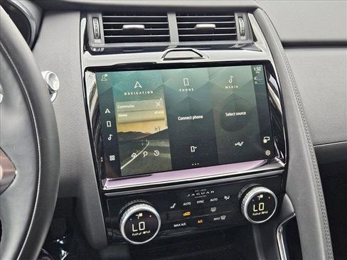 Used 2022 Jaguar E-PACE SE image 15