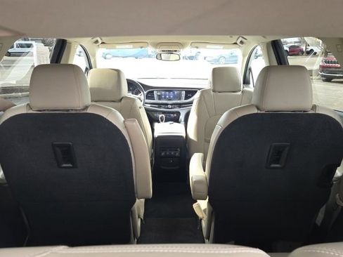 Used 2020 Buick Enclave Essence image 8