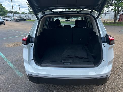 Used 2025 Nissan Rogue SV FWD image 23