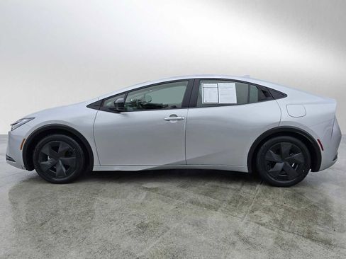 Used 2024 Toyota Prius LE image 6