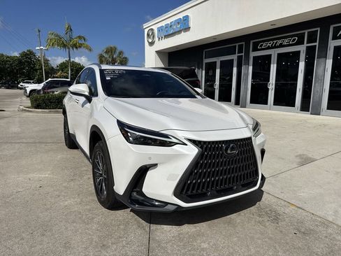 Used 2024 Lexus NX 250 FWD image 7