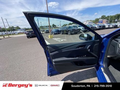 Used 2025 Toyota Camry SE w/ Convenience Package FWD image 26