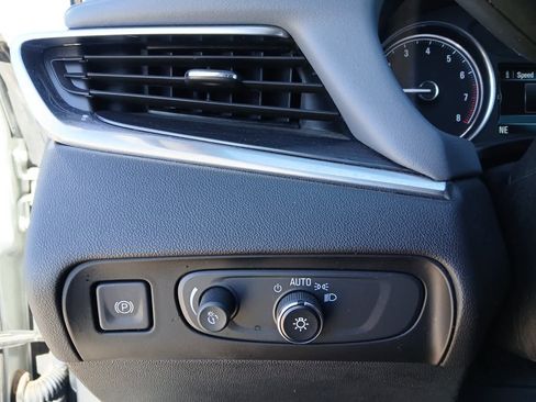 Used 2019 Buick Enclave Essence image 22