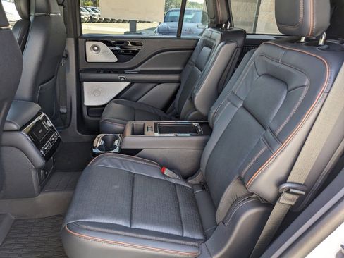New 2025 Lincoln Aviator Black Label image 15