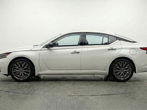 Used 2025 Nissan Altima 2.5 SV FWD image 5