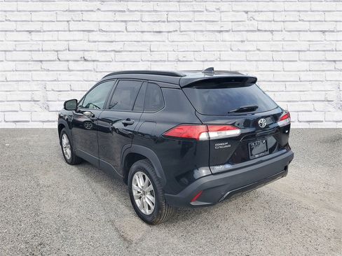 Used 2022 Toyota Corolla Cross LE image 3