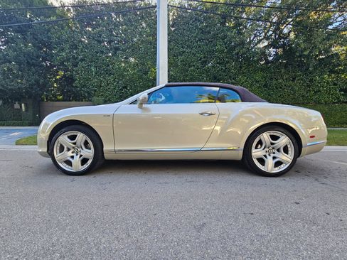 Used 2014 Bentley Continental GT image 2