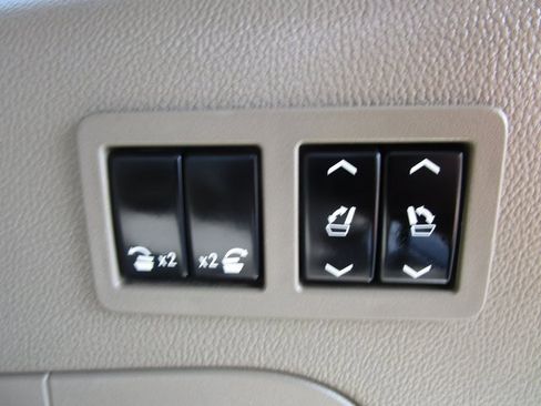 Used 2018 GMC Yukon XL SLT image 26