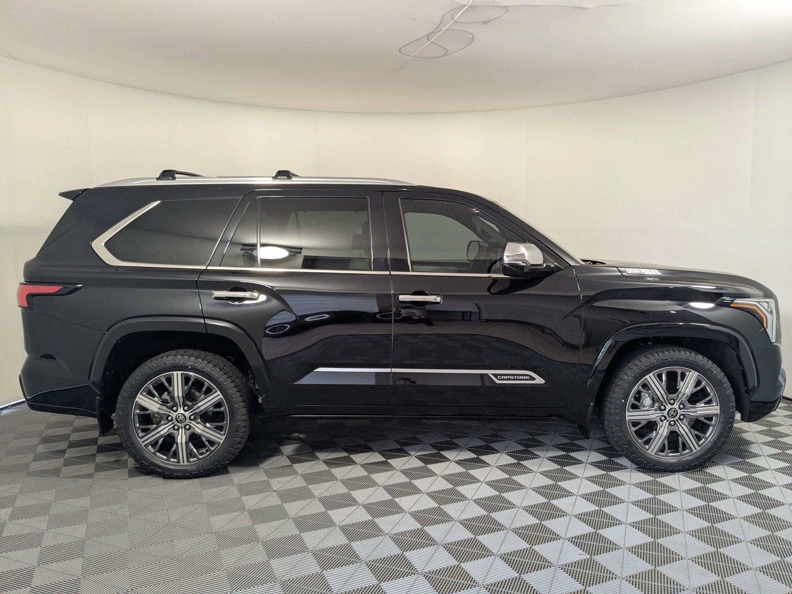 Used 2023 Toyota Sequoia Capstone AWD/4WD image 3