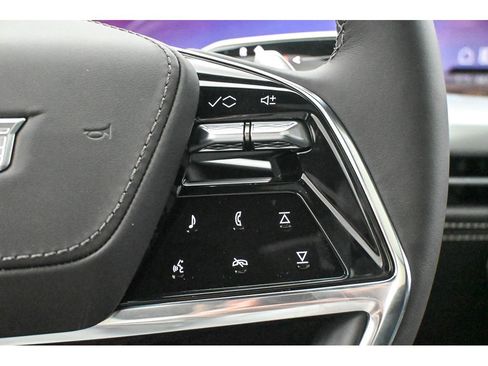 New 2026 Cadillac Escalade ESV Platinum Sport w/ LPO, ONYX Package image 30