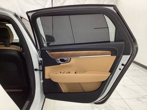 Used 2018 Volvo S90 T6 Inscription image 25