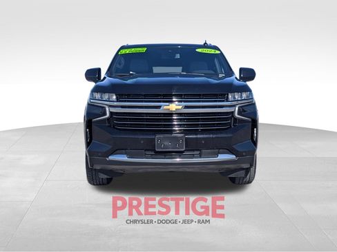 Used 2024 Chevrolet Suburban LT image 3