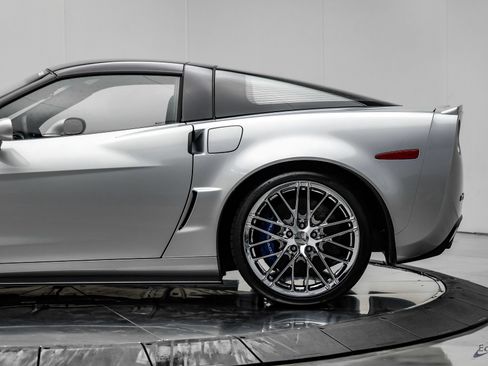 Used 2010 Chevrolet Corvette ZR1 w/ Preferred Equipment Group RWD image 10