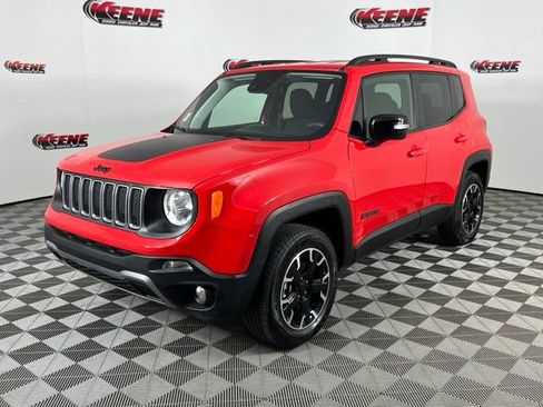 Used 2023 Jeep Renegade Latitude AWD/4WD image 5