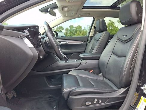 Used 2017 Cadillac XT5 Luxury w/ Driver Awareness Package AWD/4WD image 12