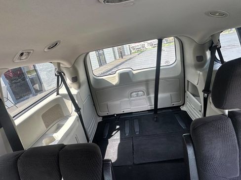 Used 2013 Dodge Grand Caravan SE FWD image 18