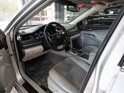 Used 2012 Toyota Camry XLE image 8