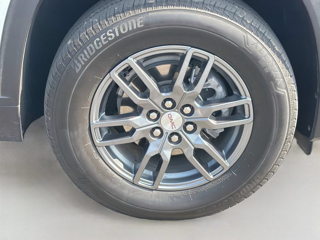 Used 2025 GMC Acadia Elevation FWD image 10