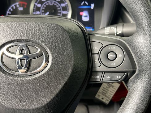 Used 2022 Toyota Corolla LE FWD image 18
