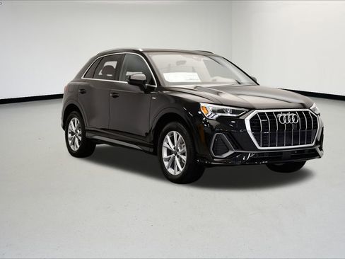 Used 2025 Audi Q3 2.0T Premium w/ Convenience Package image 7