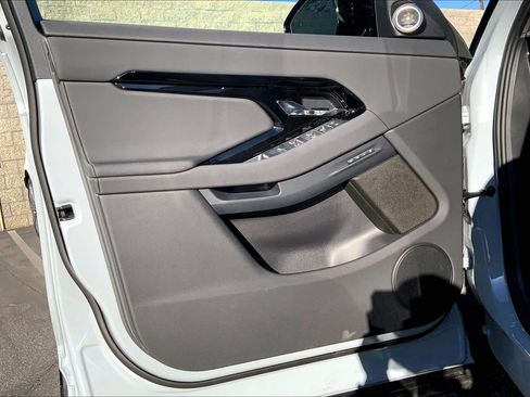 New 2026 Land Rover Range Rover Evoque Dynamic SE image 11