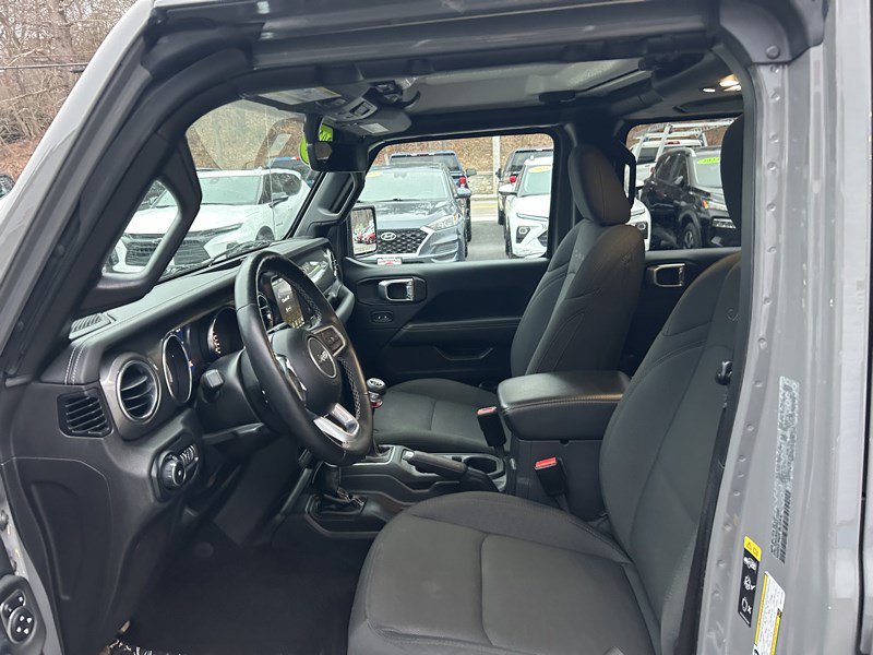 Used 2021 Jeep Wrangler Unlimited Sahara AWD/4WD image 12