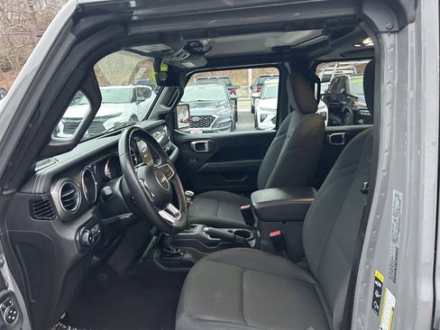 Used 2021 Jeep Wrangler Unlimited Sahara image 12